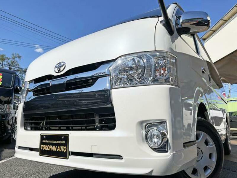 TOYOTA HIACE VAN