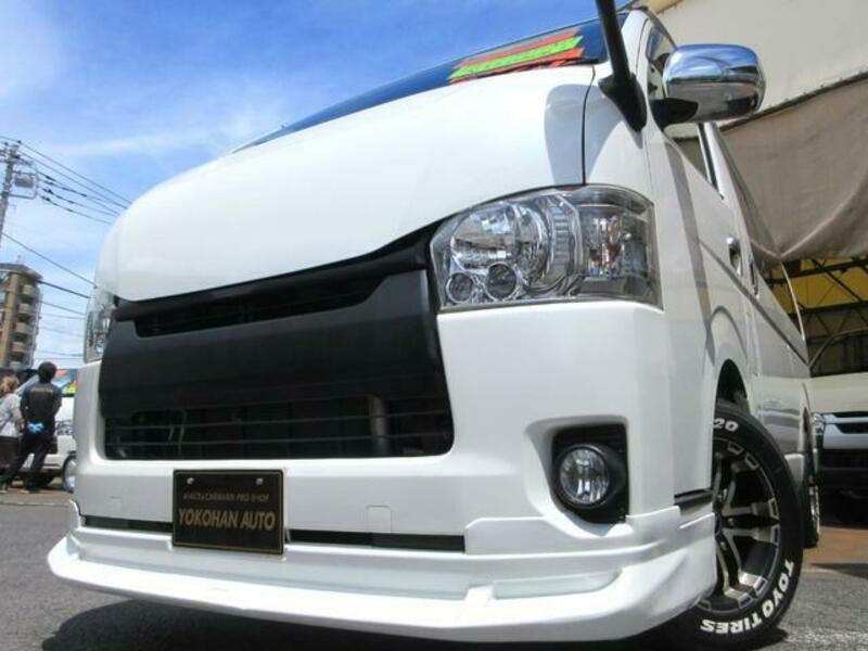 TOYOTA HIACE VAN