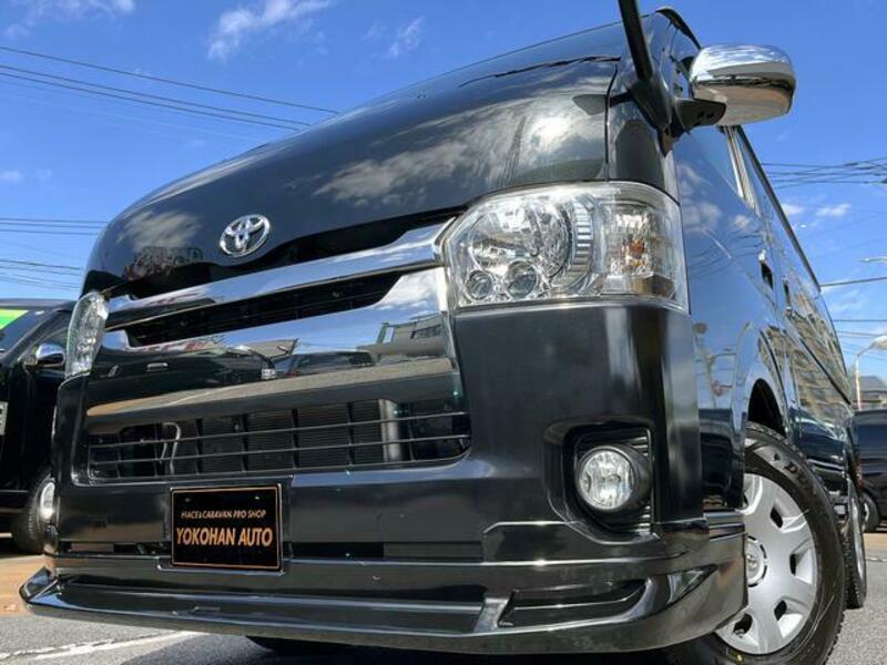TOYOTA HIACE VAN