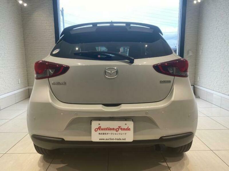 MAZDA2