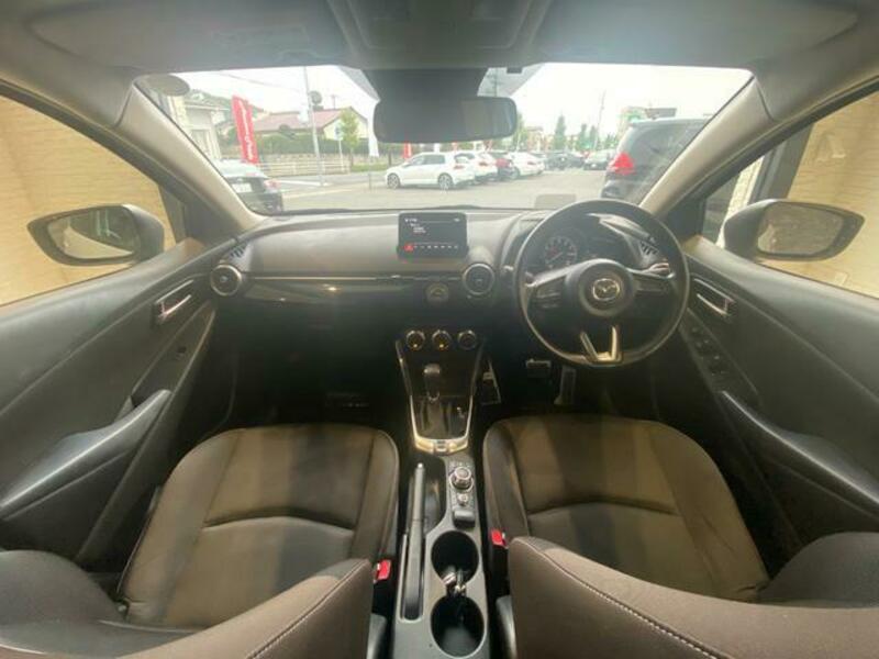MAZDA2