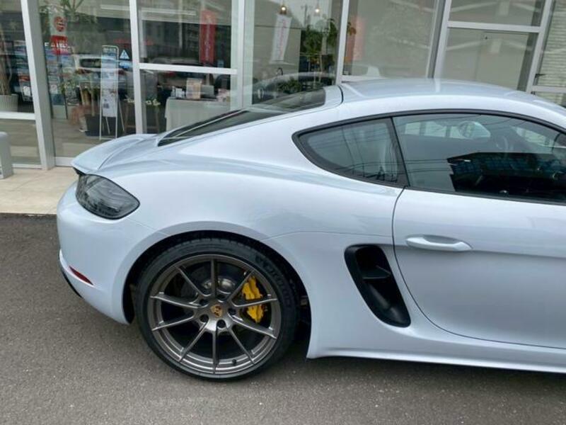 718 CAYMAN
