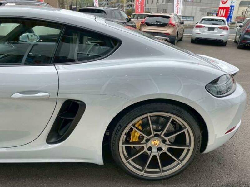 718 CAYMAN