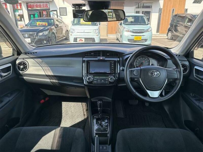 COROLLA AXIO