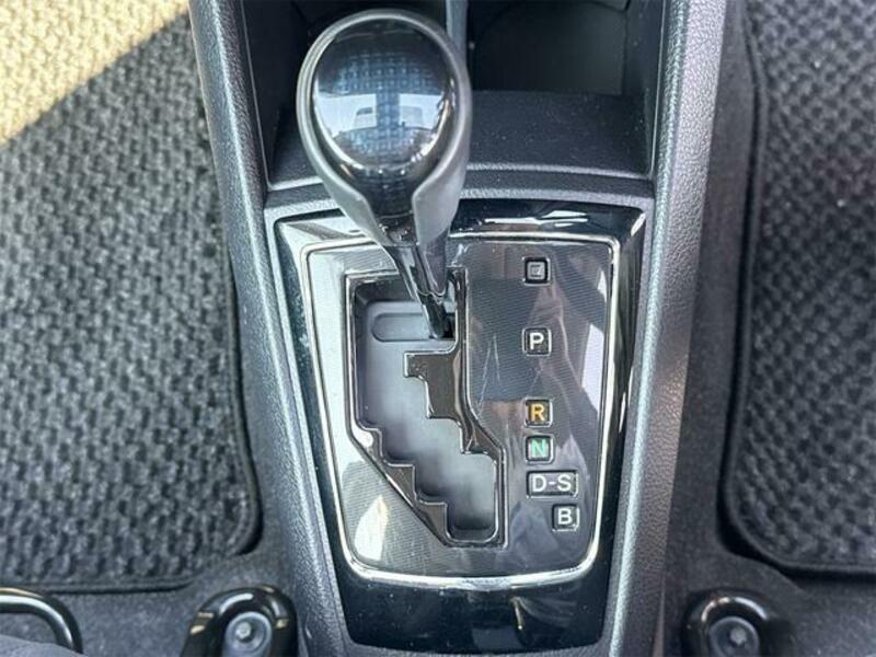 COROLLA AXIO