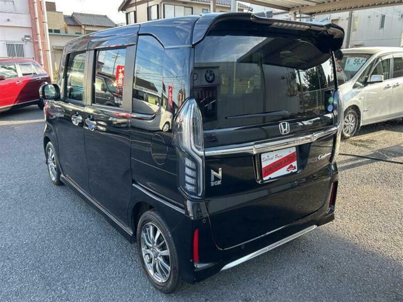 N BOX CUSTOM