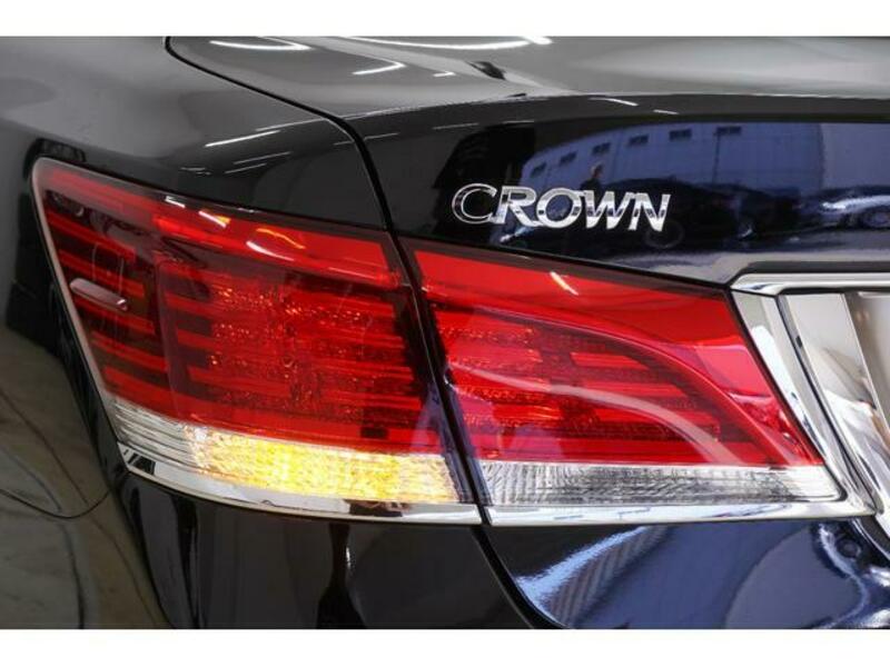 CROWN MAJESTA
