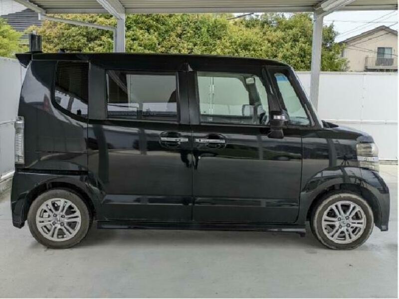 N BOX CUSTOM