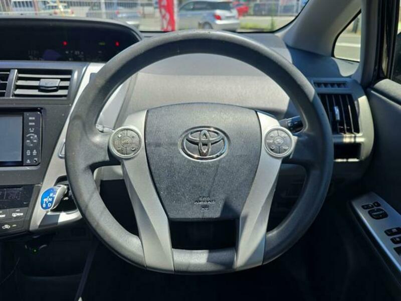 PRIUS ALPHA