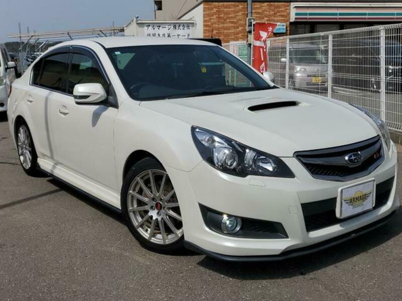 SUBARU LEGACY B4
