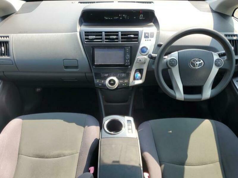 PRIUS ALPHA