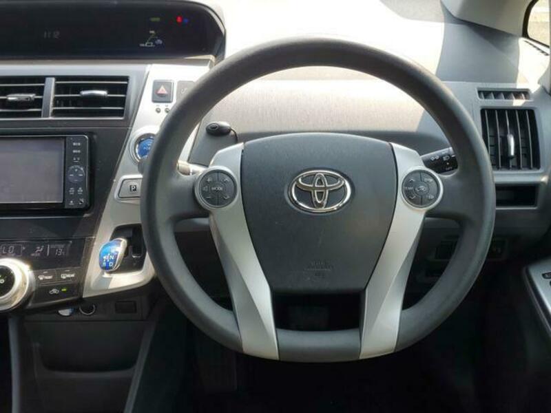 PRIUS ALPHA