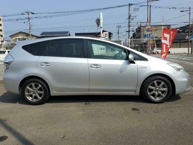 PRIUS ALPHA
