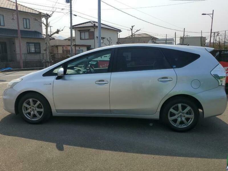PRIUS ALPHA