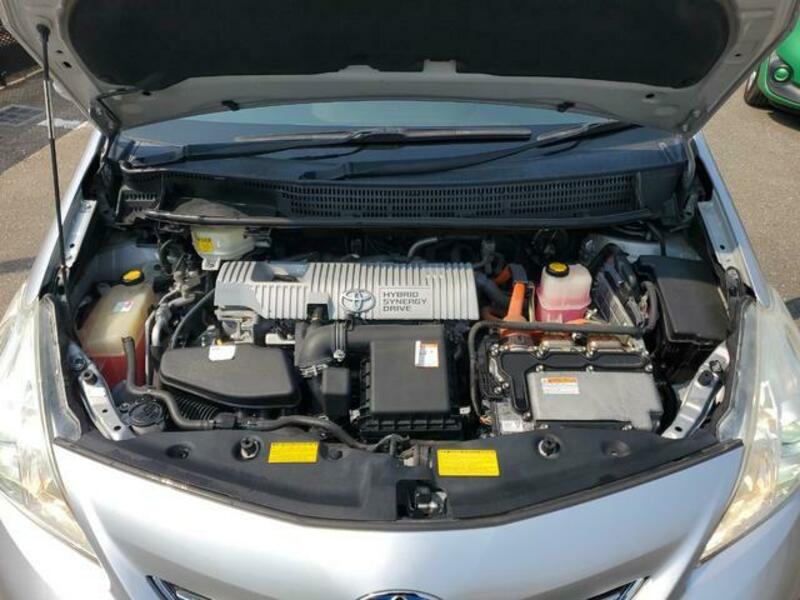 PRIUS ALPHA