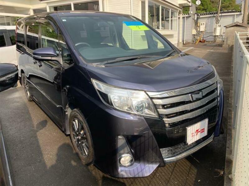 TOYOTA NOAH