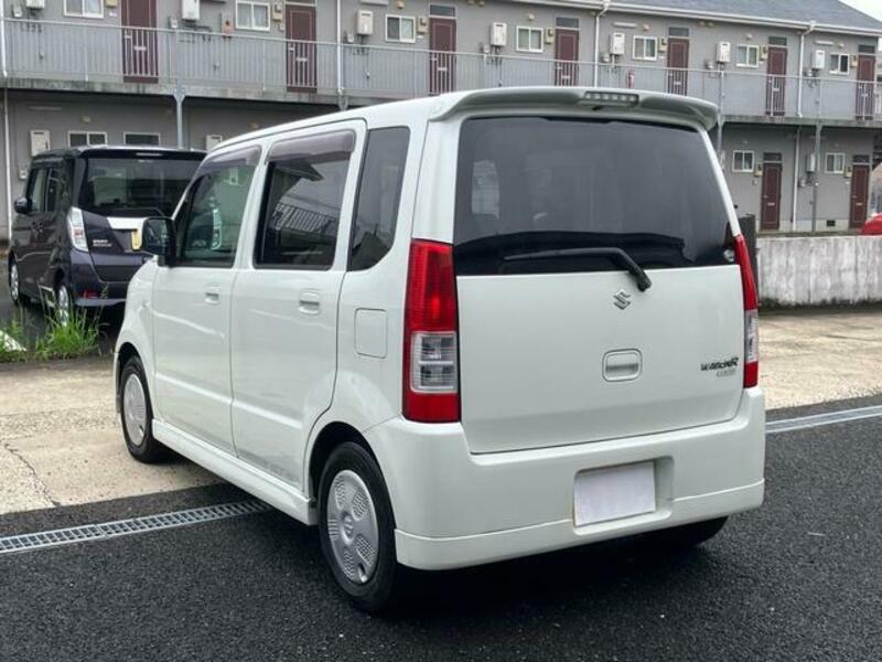 WAGON R