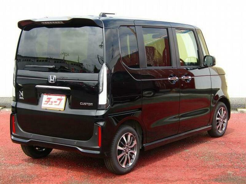 N BOX CUSTOM