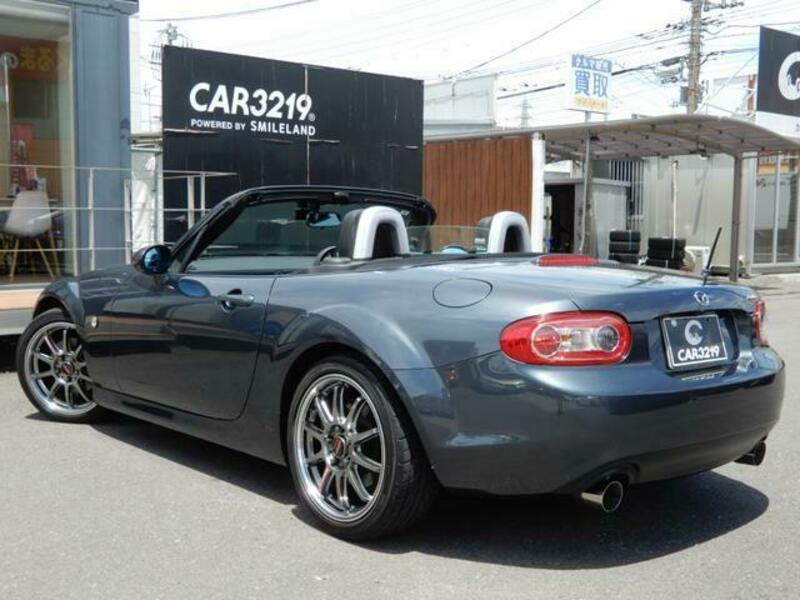 ROADSTER