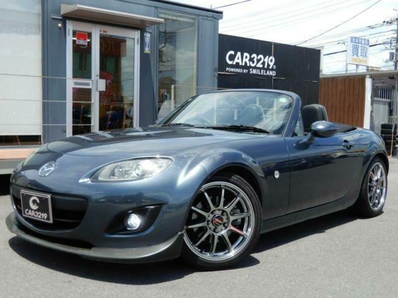 ROADSTER-0