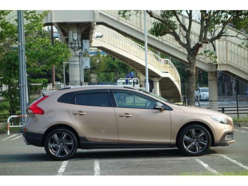 V40
