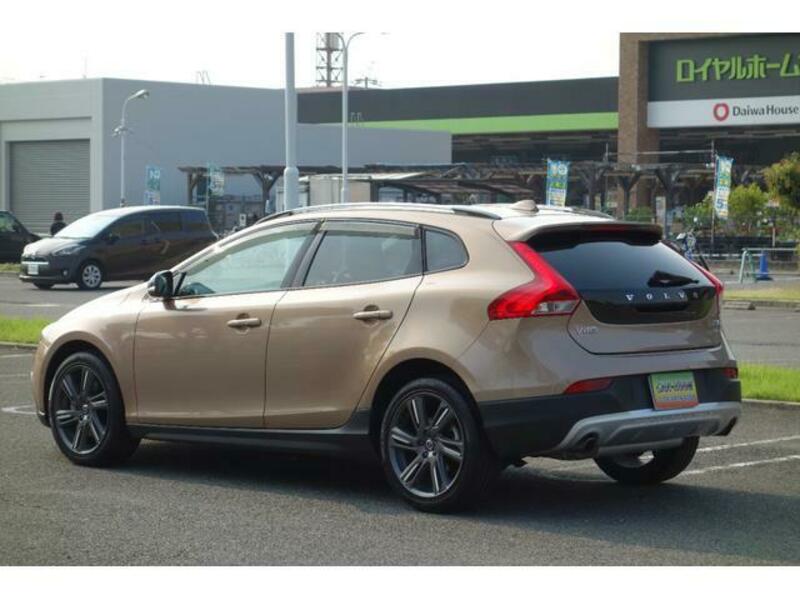 V40