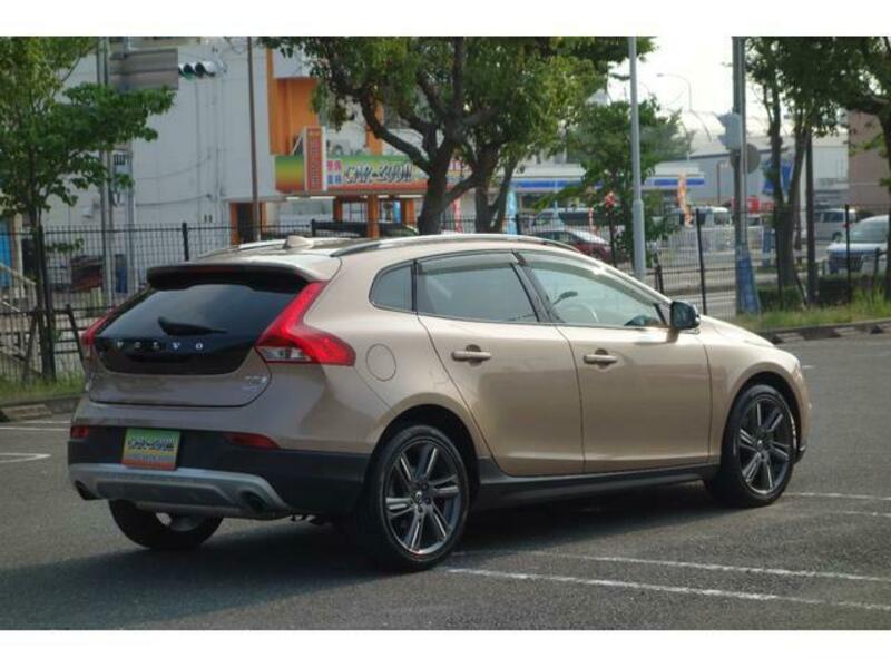 V40