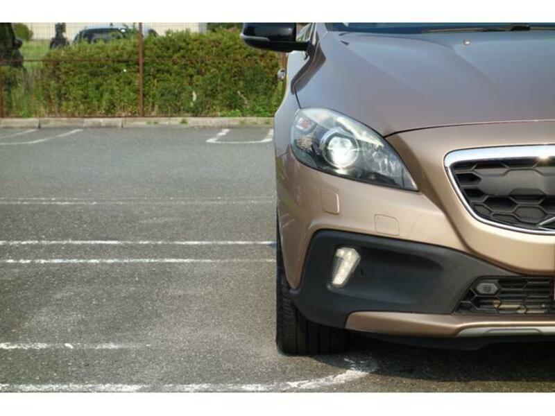 V40