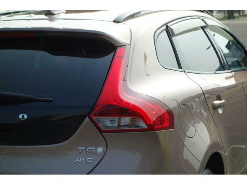 V40