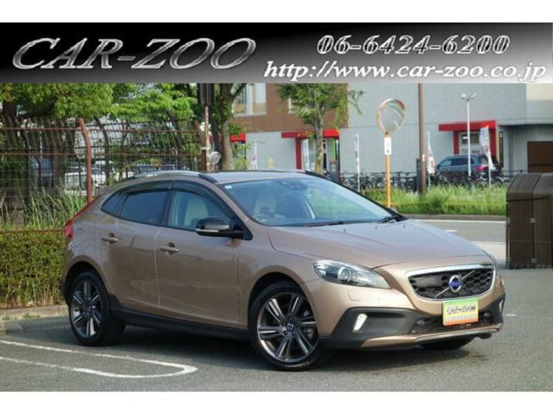 VOLVO V40