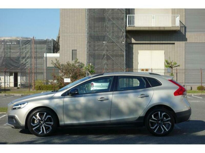 V40
