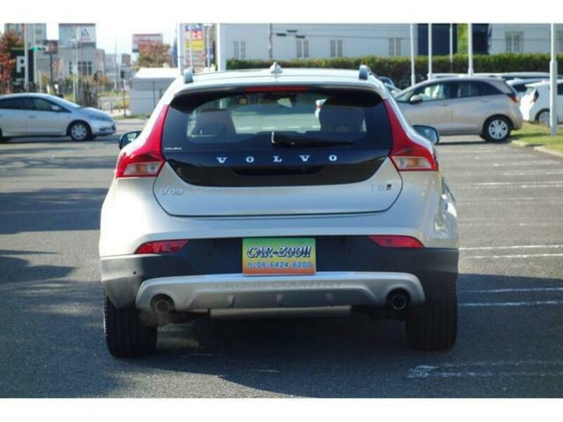 V40