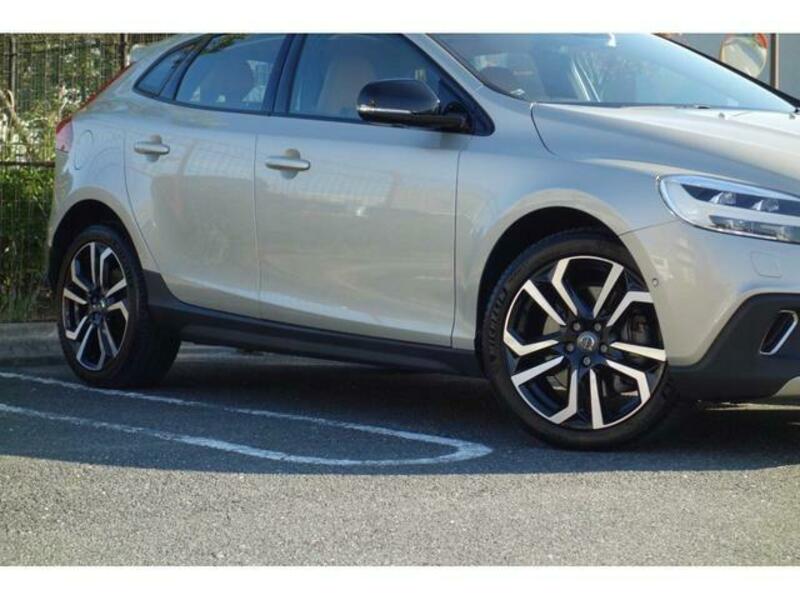 V40