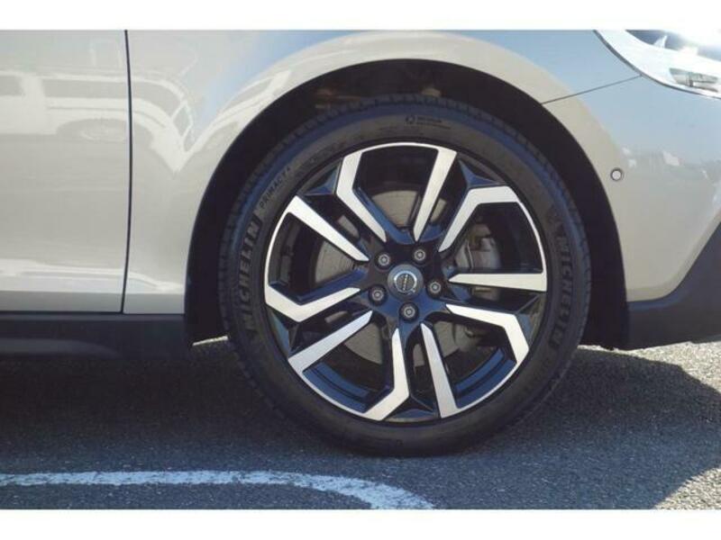 V40