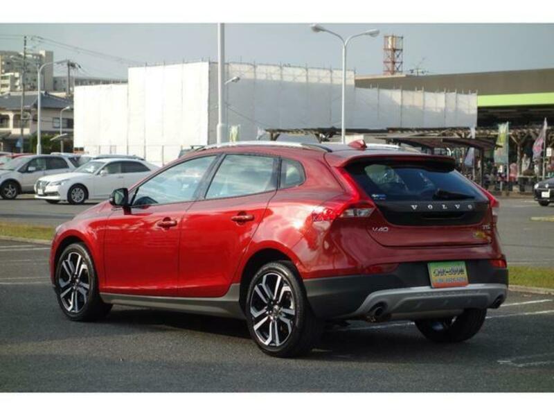 V40