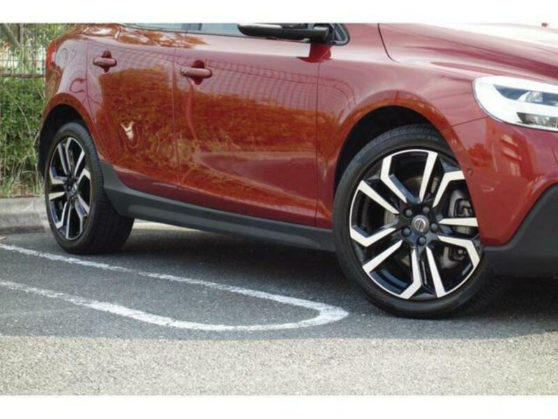 V40
