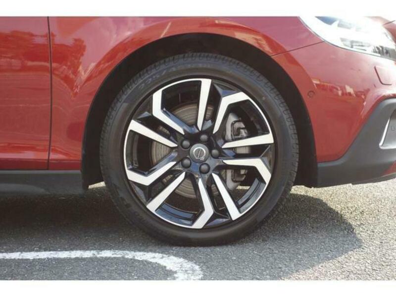 V40
