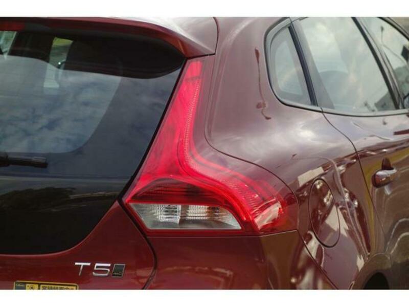 V40