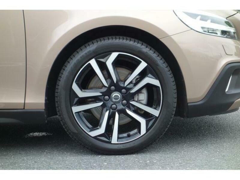 V40