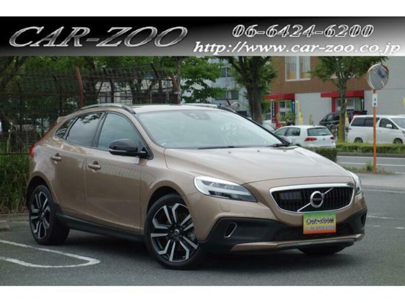 VOLVO V40