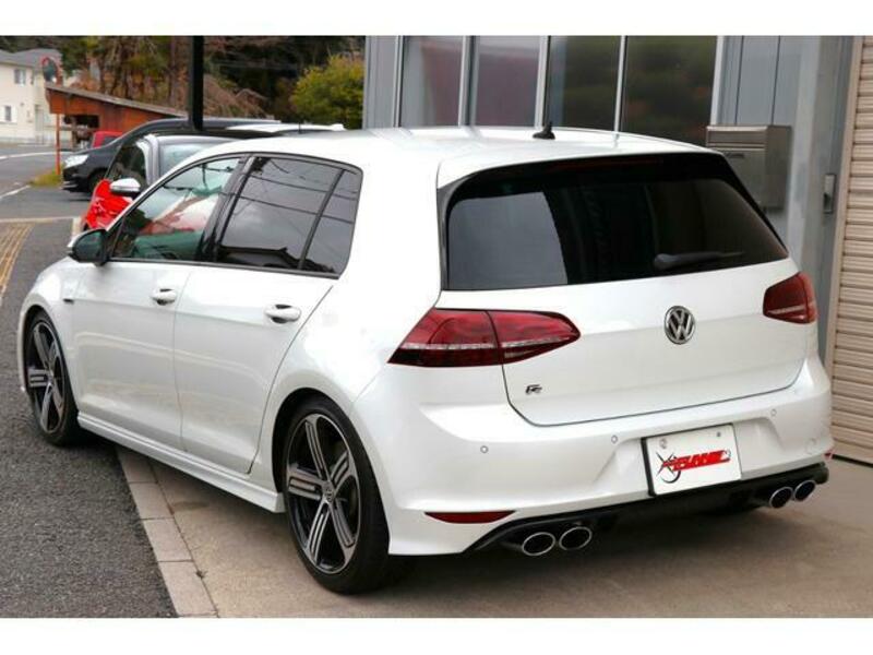 GOLF R
