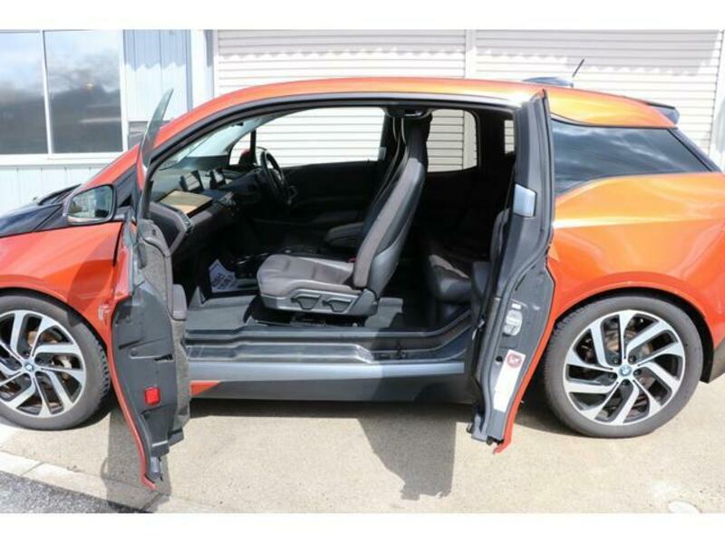 i3