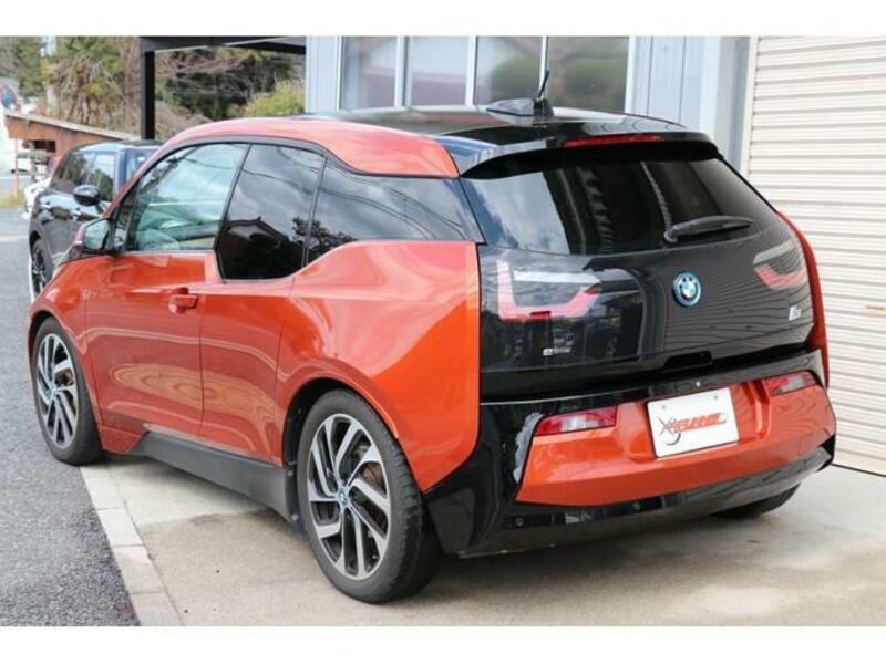 i3