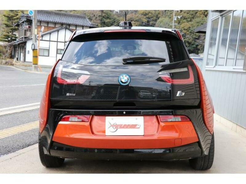 i3