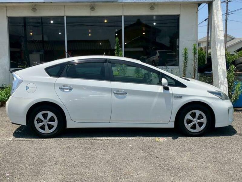 PRIUS PHV