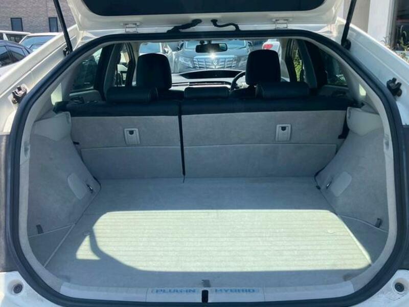 PRIUS PHV
