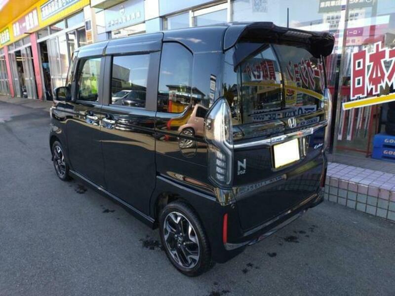 N BOX CUSTOM