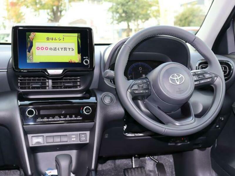 YARIS CROSS