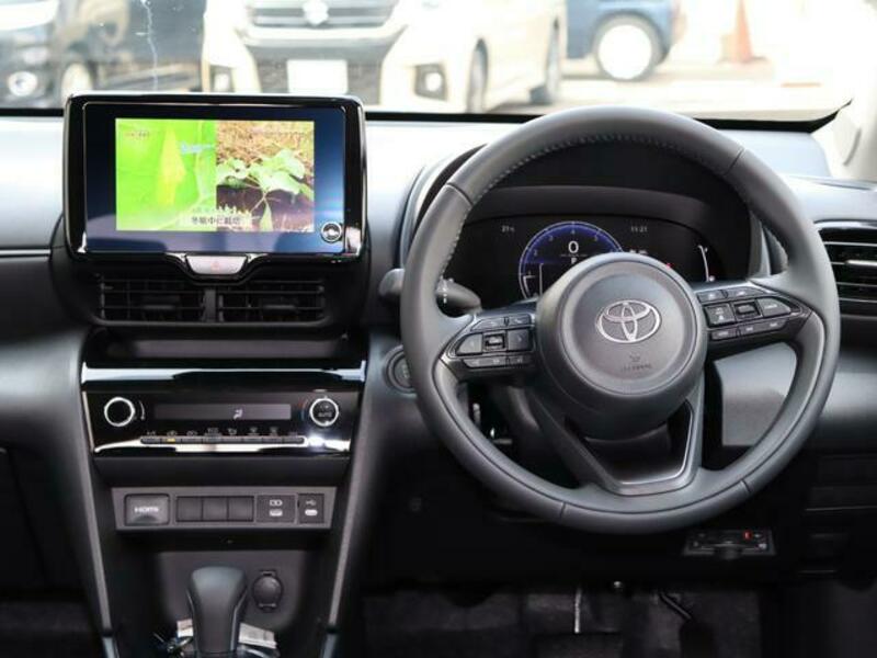 YARIS CROSS