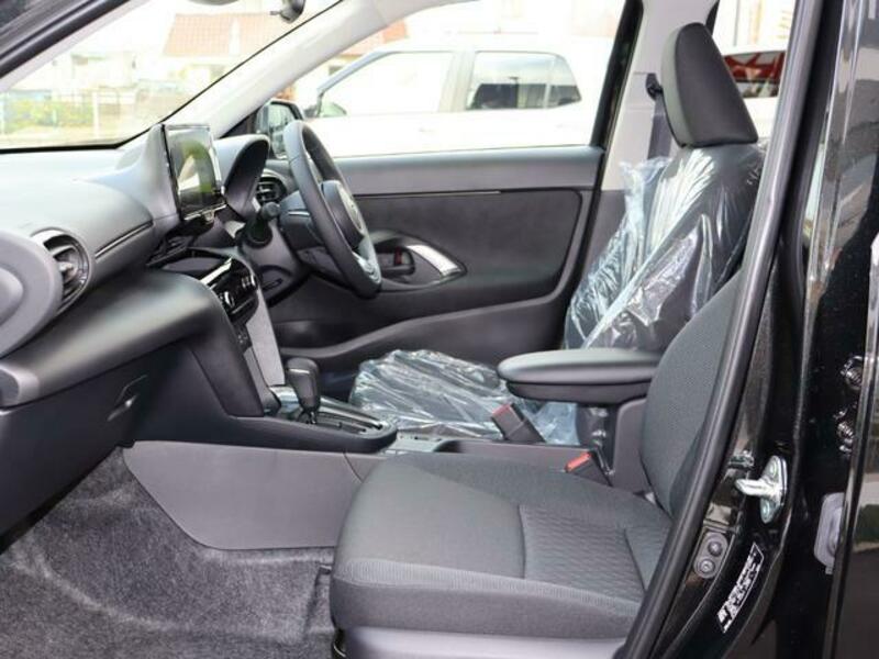 YARIS CROSS
